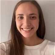 Profesora de español para extranjeros con conocimiento experimentado del inglés y el francés y algo de italiano